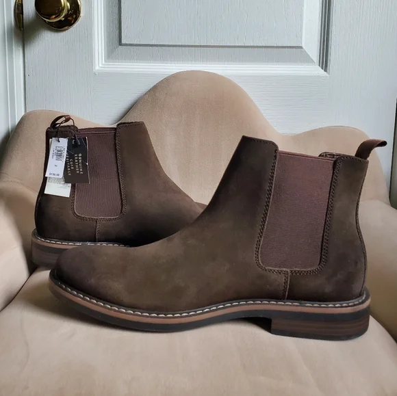 NWT Chelsea Suede Boots Size 9.5 VDark Brown Color - Picture 5 of 8